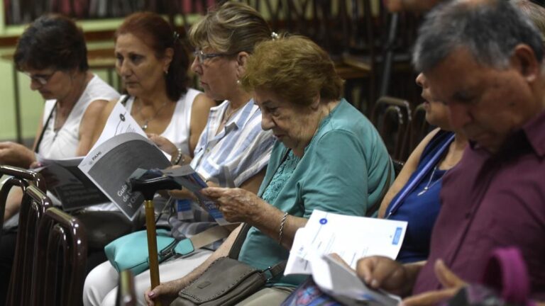 Las jubilaciones mínimas de bolsillo le ganarán a la inflación anual en febrero