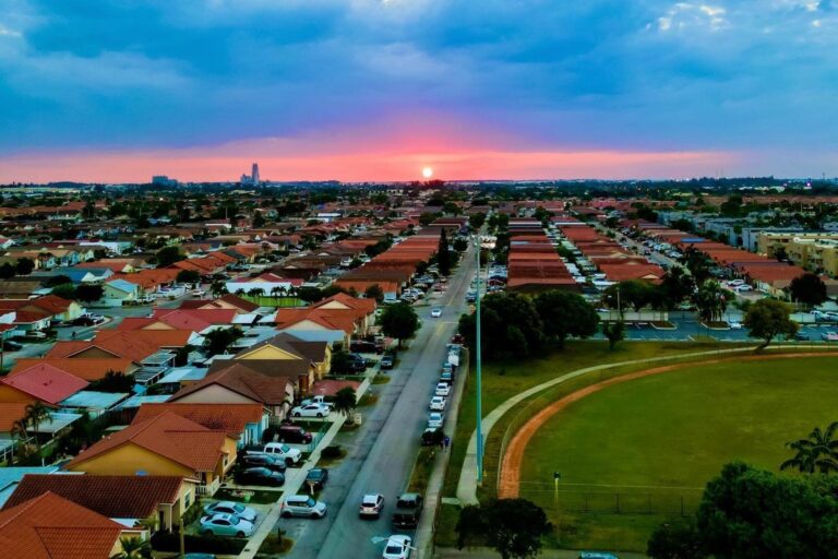 Así es la ciudad donde casi todos hablan español en Florida y que cumple su primer centenario