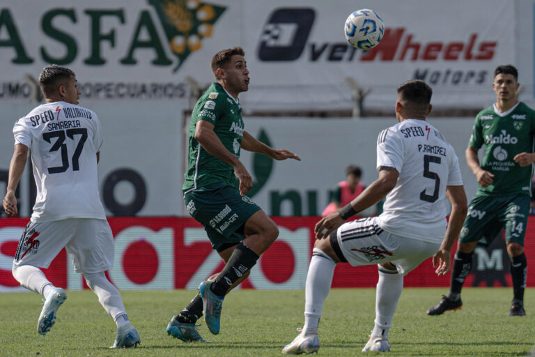 Torneo Apertura: Sarmiento le ganó a Riestra con dos penales sobre el final