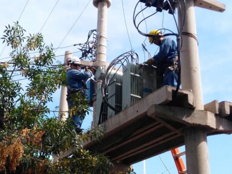 El gobierno de Mendoza mejora subsidios de energía eléctrica a personas vulnerables