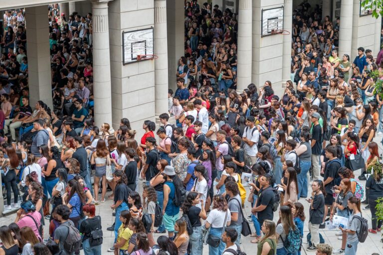 Vuelve a ser altísima la cifra de ingresantes a Humanidades