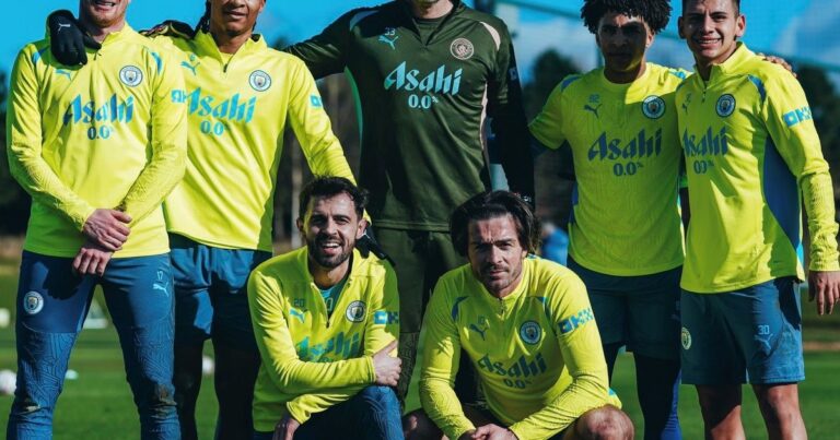 El fotón del Diablito Echeverri junto a varios cracks del Manchester City