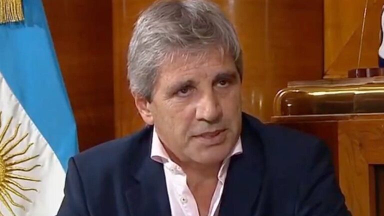 Luis Caputo ratificó que el bono a los jubilados seguirá congelado