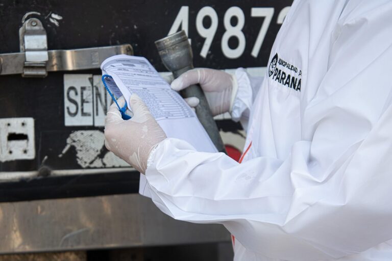 Capacitan a inspectores en transporte de alimentos