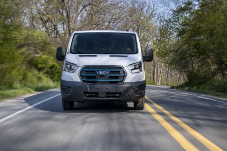 Cuánto cuesta en Estados Unidos la camioneta Ford E-Transit este 2025