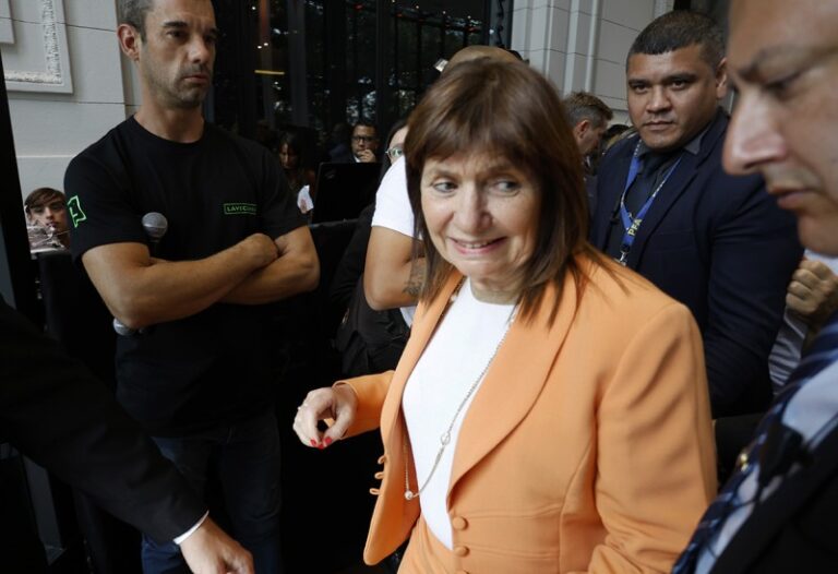 Varsky y Grabia desmintieron la versión sobre la presencia de barras que instaló Bullrich
