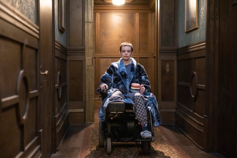Desembarcó en Netflix, no es apta para todo público y arrasa con solo diez capítulos