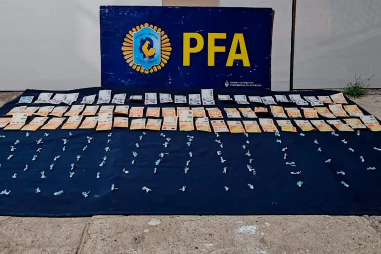 Detuvieron a dos mujeres acusadas de vender cocaína en un barrio de Concordia