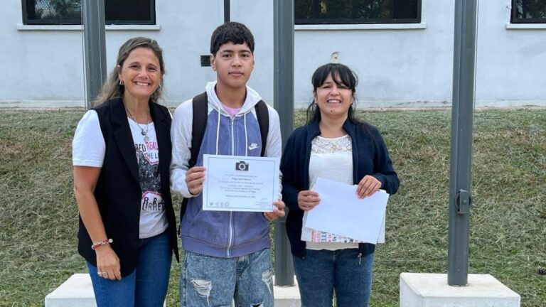 Premian a estudiantes de la Secundaria de la UNER en concurso internacional