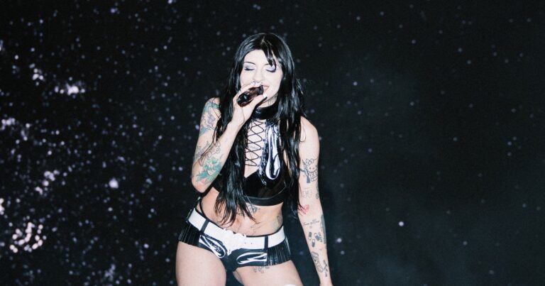 Cazzu, Nodal, Ángela Aguilar y una historia de tres con la infidelidad en las canciones