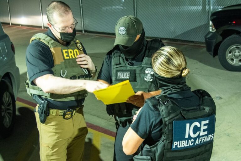 Es estudiante y detalló lo vivido en un centro de detención del ICE: Pensé que me iban a matar