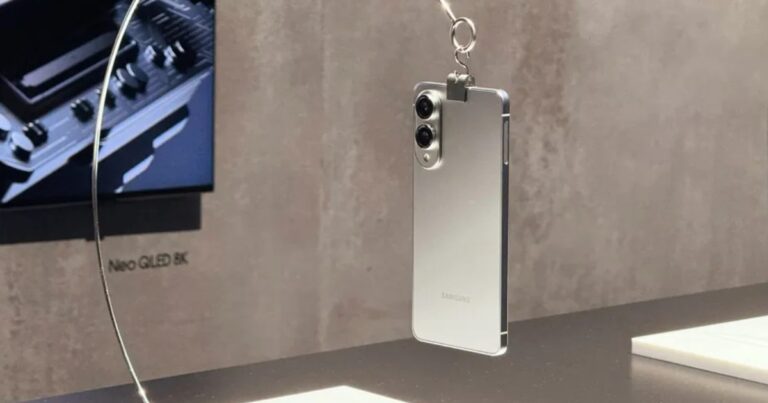 Empezó una nueva era en celulares: cómo es y cuánto cuesta el primer modelo ultrafino del mercado