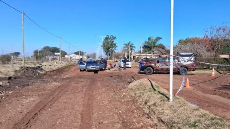 Escaparon de un control, descartaron 30 gramos de cocaína, los persiguieron y quedaron detenidos por narcomenudeo