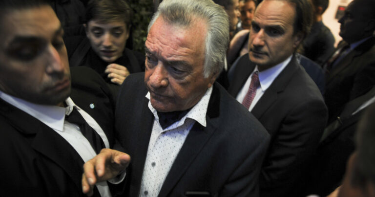 En medio de una fuerte interna gremial, investigan a Luis Barrionuevo por un fraude millonario