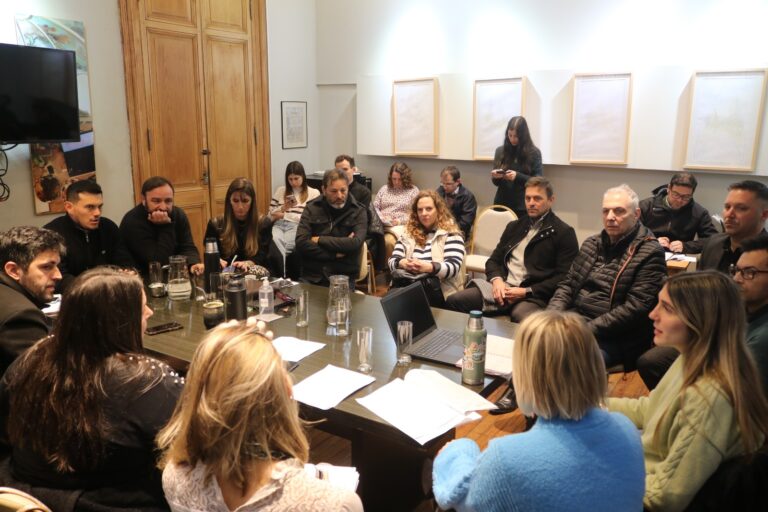 Concejales tratan beneficio fiscal al turismo