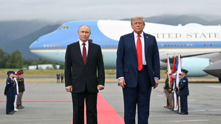 Donald Trump y Vladimir Putin: una cumbre sin definiciones concretas