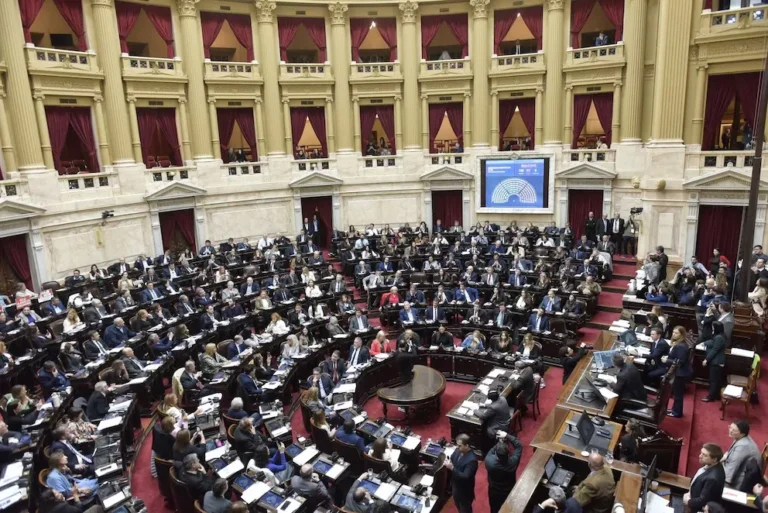 Con ayuda de los gobernadores, el oficialismo ratificó el veto de Milei al aumento de las jubilaciones