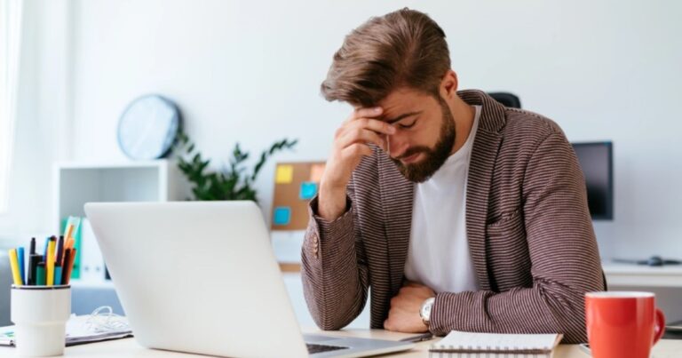 Ejecutivos argentinos: sueldos que incomodan, más cambios de trabajo y menos ganas de emigrar