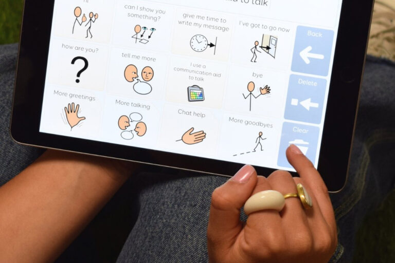 Una mujer recuperó su voz gracias a la IA