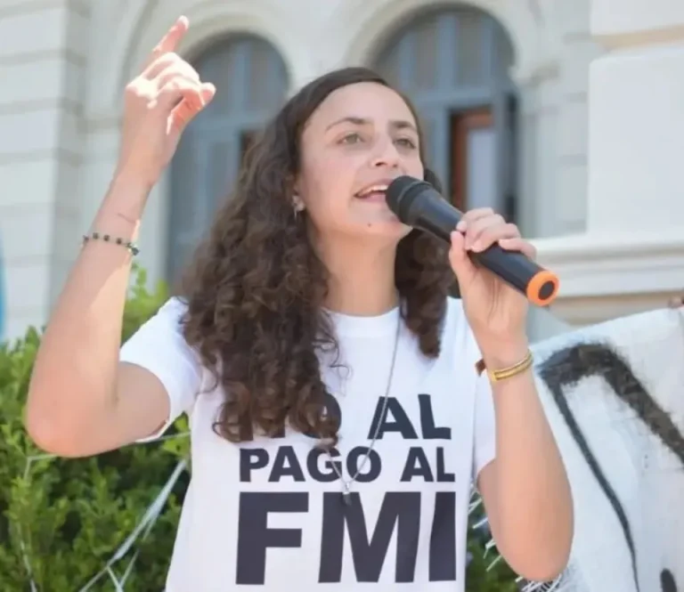 Nadia Burgos cuestionó una nueva toma de deuda aprobada por la escribanía de Frigerio