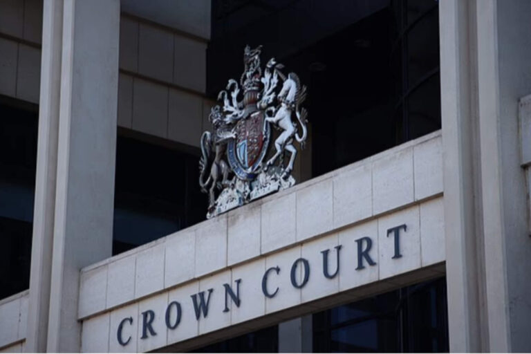 Reino Unido: acusan a solicitante de asilo paquistaní de abusar de menor de 13 años