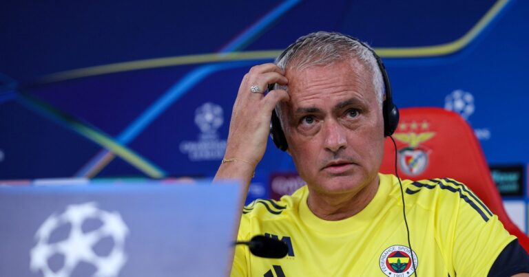 Mourinho apuntó contra su propia directiva previo a jugar la Champions: «No creo que se haya hecho ningún esfuerzo…»