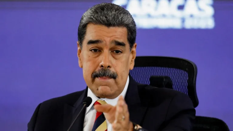 Maduro aseguró que EE.UU. se despliega cerca de Venezuela porque quiere sus riquezas naturales