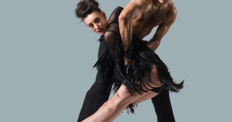 El Ballet del San Martín estrenó Pasos en la noche 2050: una obra caótica en donde todo está perfectamente ordenado