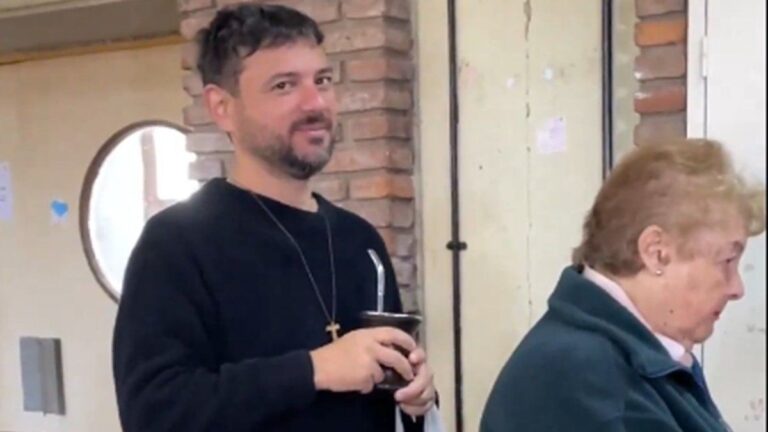 Elecciones en la provincia de Buenos Aires: qué dirigentes llevaron facturas a autoridades de mesa y cuáles no