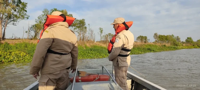 Buscan a un joven que tras discutir con su padre se habría arrojado a las aguas del Río Uruguay en Benito Legerén.