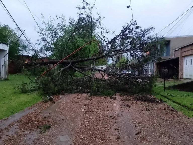 Temporal causó destrozos en Concepción del Uruguay: ayudan a familias afectadas