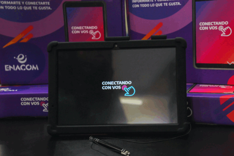 Entre Ríos recibe tablets para reforzar la alfabetización en tercer grado