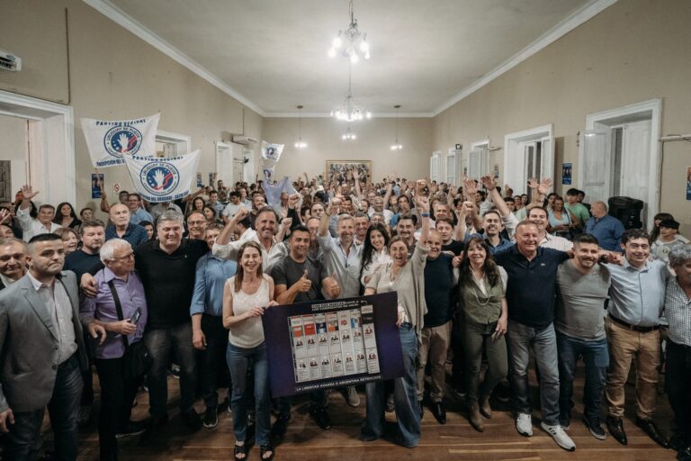 Frigerio, en el acto de cierre en Uruguay: Este domingo se gana en Entre Ríos