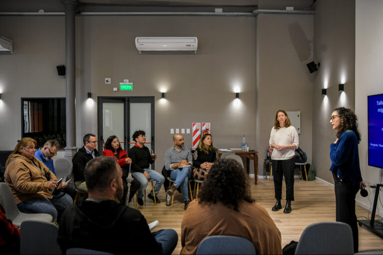 Taller sobre derechos de personas migrantes