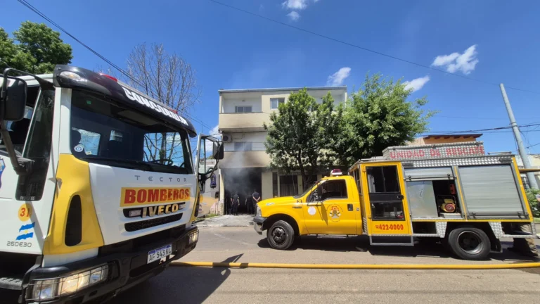 Incendió el lugar donde trabajaba y compartía con su ex esposa.