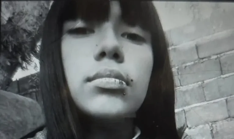 Piden información para localizar a una adolescente de 13 años que se fue de su casa.