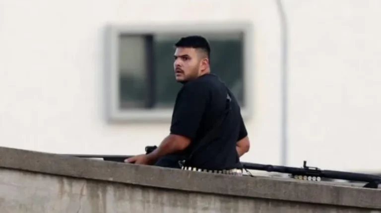 Ataque antisemita en Australia: encontraron banderas de ISIS en uno de los autos de los terroristas