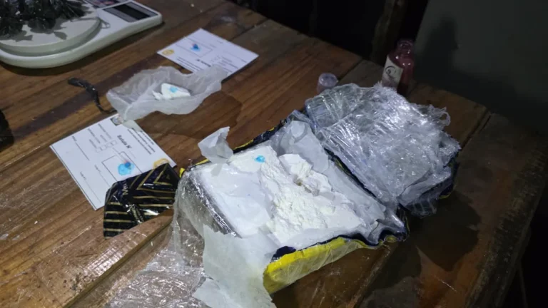 Operativo antidrogas en Concordia: detuvieron a una pareja y secuestraron casi un kilo de cocaína de alta pureza