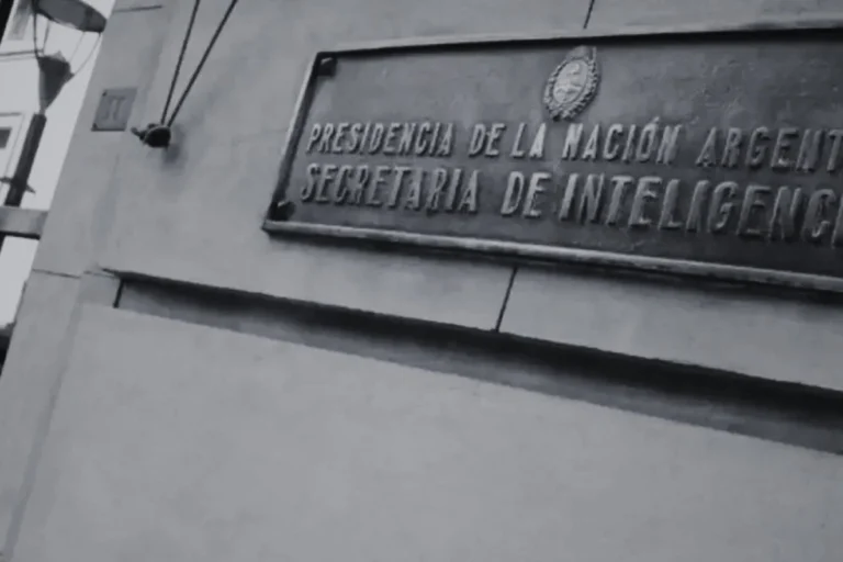 La oposición rechazó la reforma de la SIDE por decreto y denunció la creación de una policía política