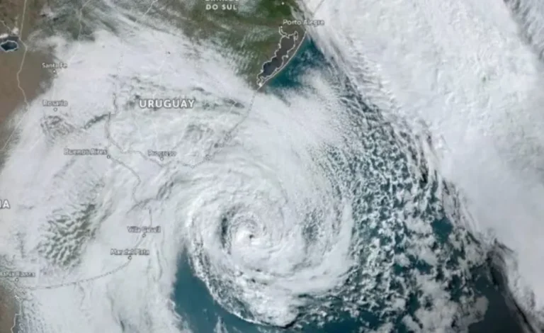 Alertan por la llegada de un ciclón extratropical a Concordia, extendido a la frontera de todo Entre Ríos con Uruguay