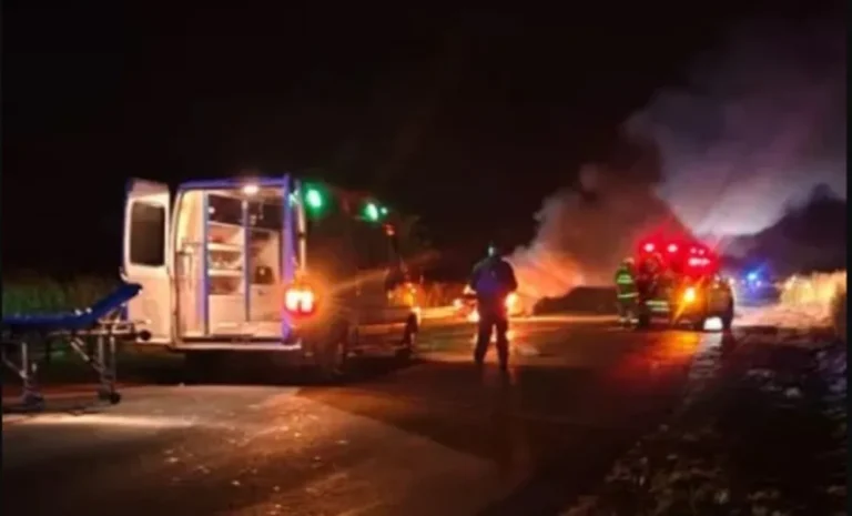 Ruta Provincial 39 Jóvenes chocaron en la ruta y el auto se prendió fuego: lograron salir a tiempo