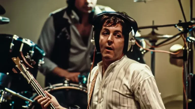 Paul McCartney compartió el tráiler y fecha de estreno de su nuevo documental «Man on the run»