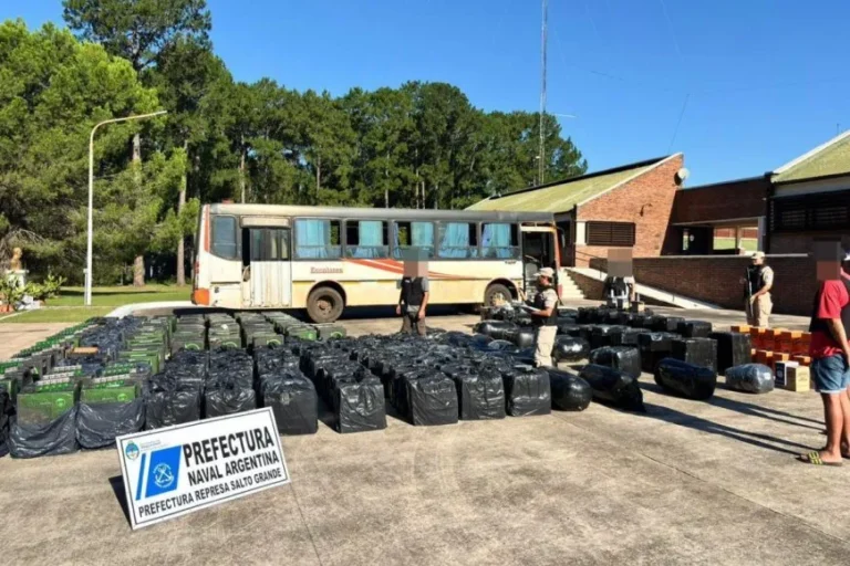 En inmediaciones de la «Tortuga Alegre» Prefectura Salto Grande interceptó un contrabando listo para pasar a Salto.