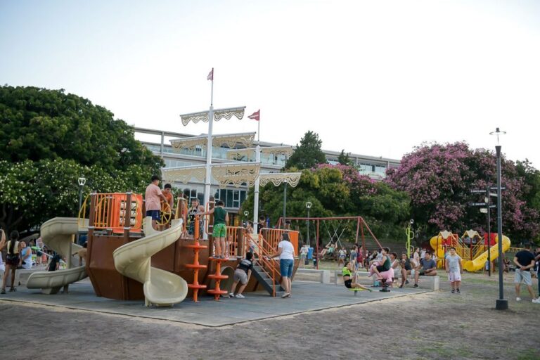 Presentaron la puesta en valor de la plaza del Patito Sirirí