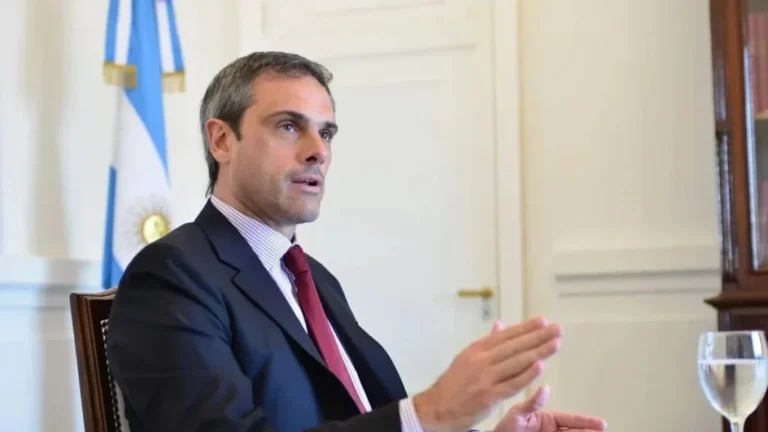 Pichetto y peronistas del interior confluyen en un proyecto de Unión por la Patria, presentado por Michel.