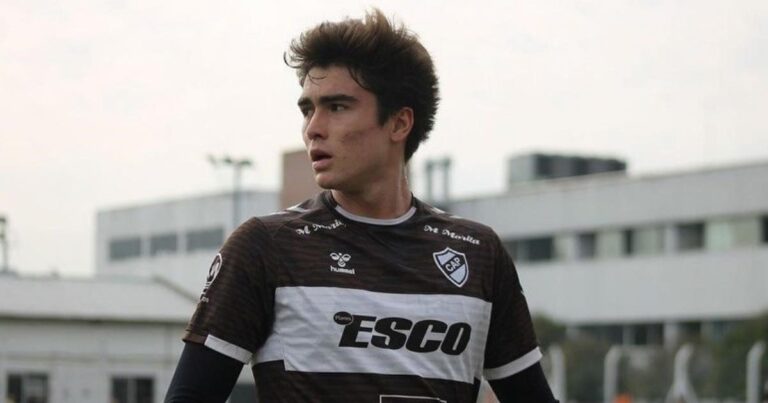 El jugador que debutó en su selección y Platense no lo tiene en cuenta