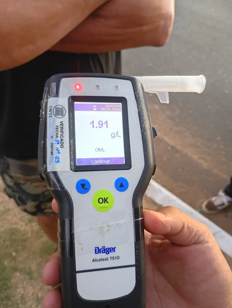 Salía del Golf Club y chocó con una moto que circulaba por Avda Monseñor Rosch