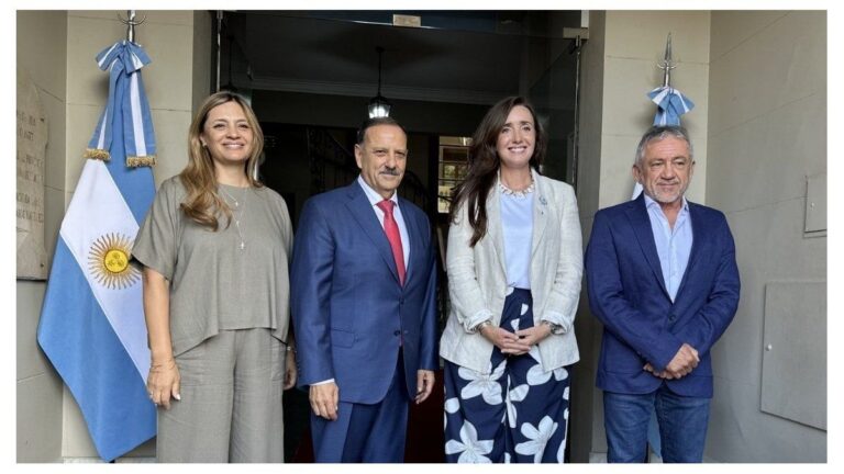 Victoria Villarruel se mostró con Ricardo Quintela en La Rioja y sumó un gesto político en territorio peronista