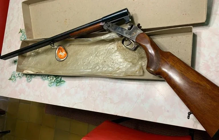 Un hombre sufrió un escopetazo dentro de su camioneta y está grave