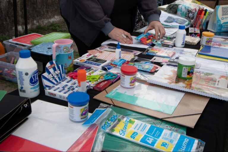Vecinos destacan las oportunidades que ofrece la Feria Vuelta a Clases